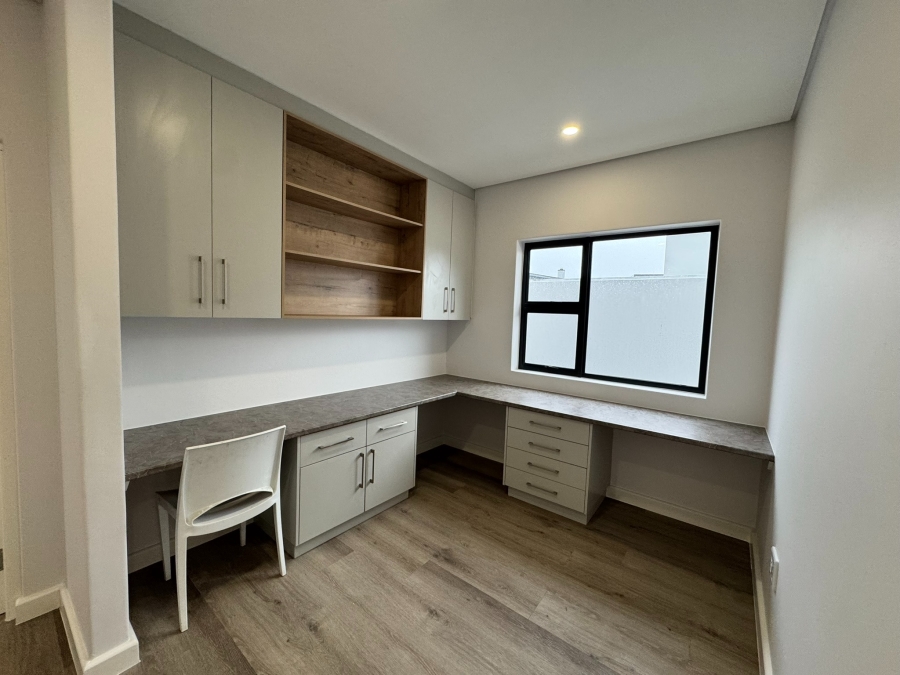 4 Bedroom Property for Sale in Sandown Western Cape